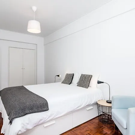 Go Native - Center * Lizbona